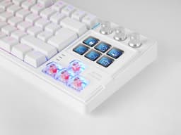 MK-MASTER 4
/* Los contenedores de la galeria no encogian por debajo de su contenido y a
   320px la ficha desbordaba 77px (medido en MK320ES). Es el mismo
   min-width:auto de los hijos de grid que ya aparecio en el checkout: la
   media query si se aplicaba, lo que no cedia era el ancho minimo. Va al
   final del bloque para ganar la cascada. */
@media(max-width:420px){
  .gallery,.gallery-container,.gallery-main,.gallery-thumbs{min-width:0;max-width:100%}
  .gallery-main{padding:10px}
  .gallery-img{max-width:100%;height:auto}
}
